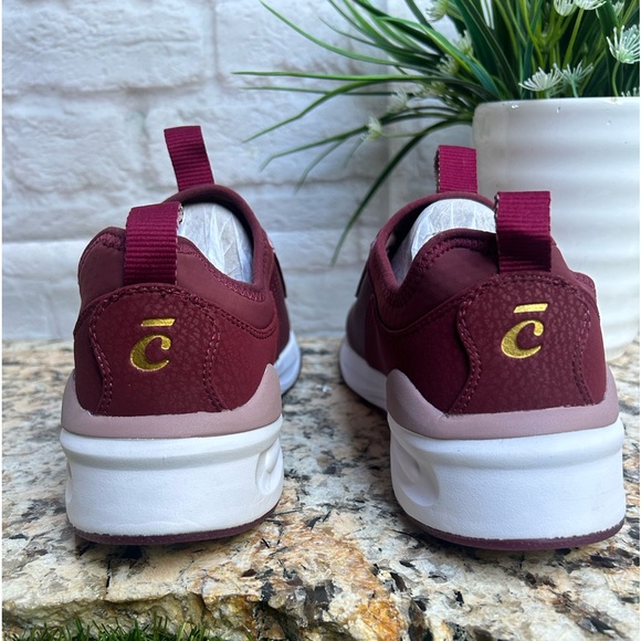 CLOVE NURSE LIMITED EDITION Maroon color SHOES SIZE  7  women’s unisex - Picture 7 of 15